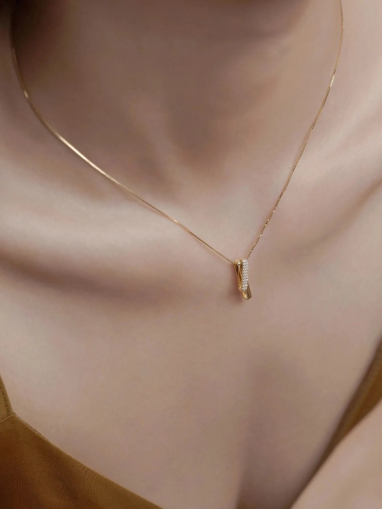 Gold Simple Unique Wedding Necklace